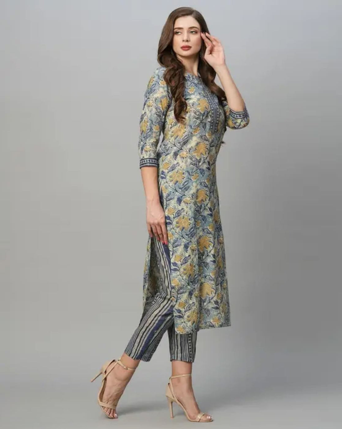 Women Floral Print Straight Kurta & Pants Set
